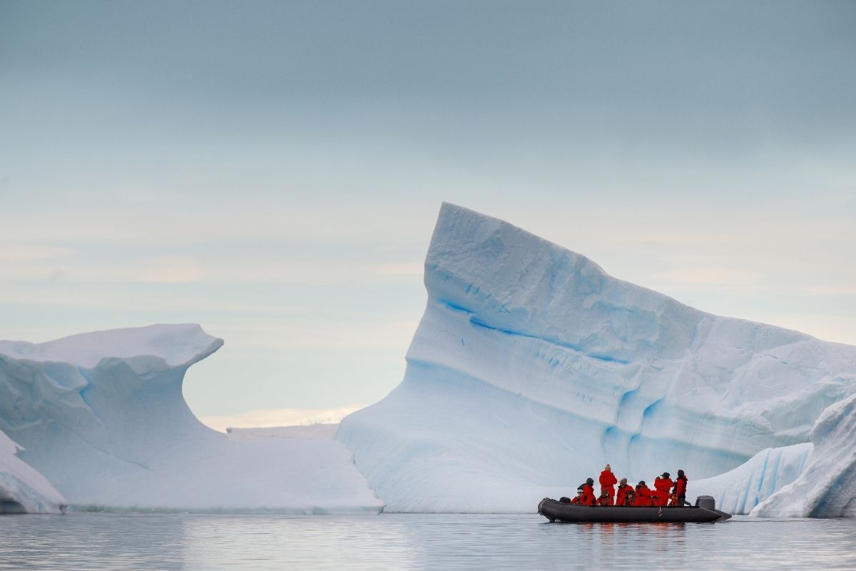 Experience_Viking_Antarctica_Wilhemina Bay_Zodiac